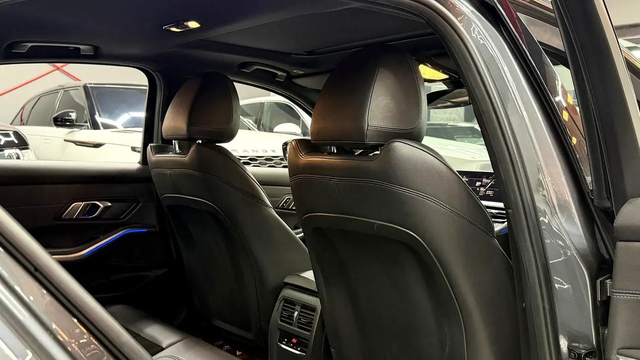 BMW 330i Exclusive 2.0L (255 HP)