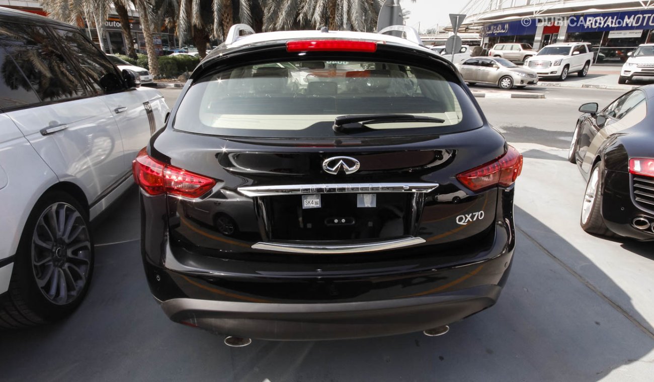 إنفينيتي QX70