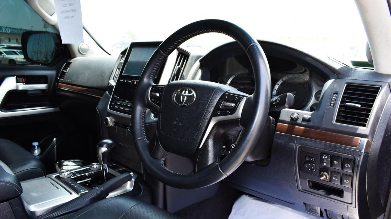 Toyota Land Cruiser V8 Diesel Right Hand