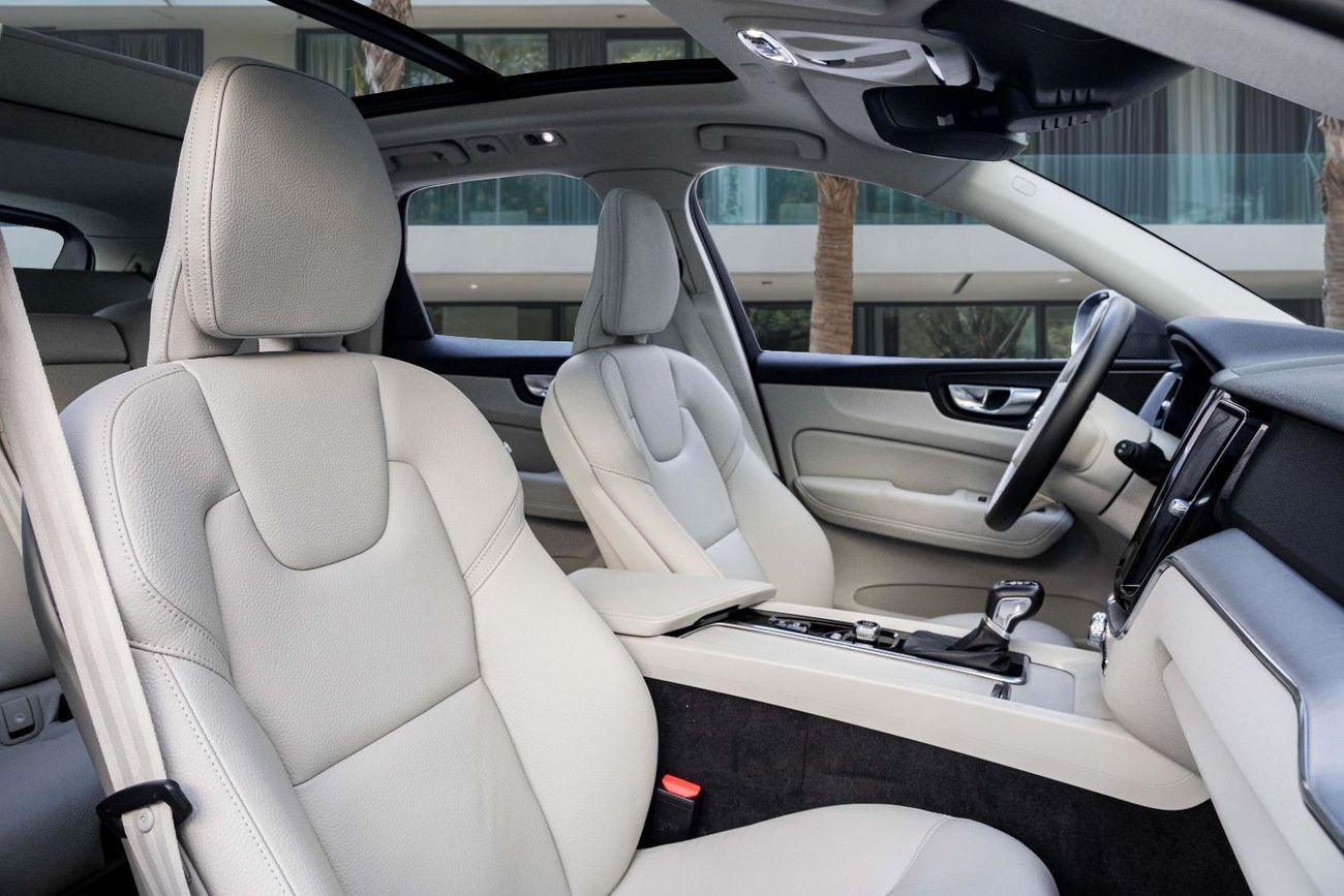 Volvo XC60 T5 | 2,546 P.M  | 0% Downpayment | Agency Serviced