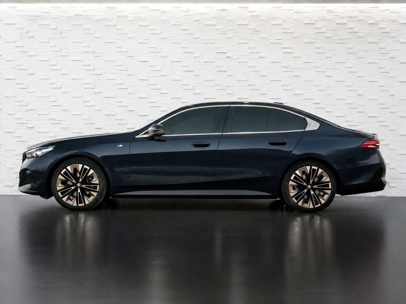 BMW 5 Series M SPORT, миниатюра 9