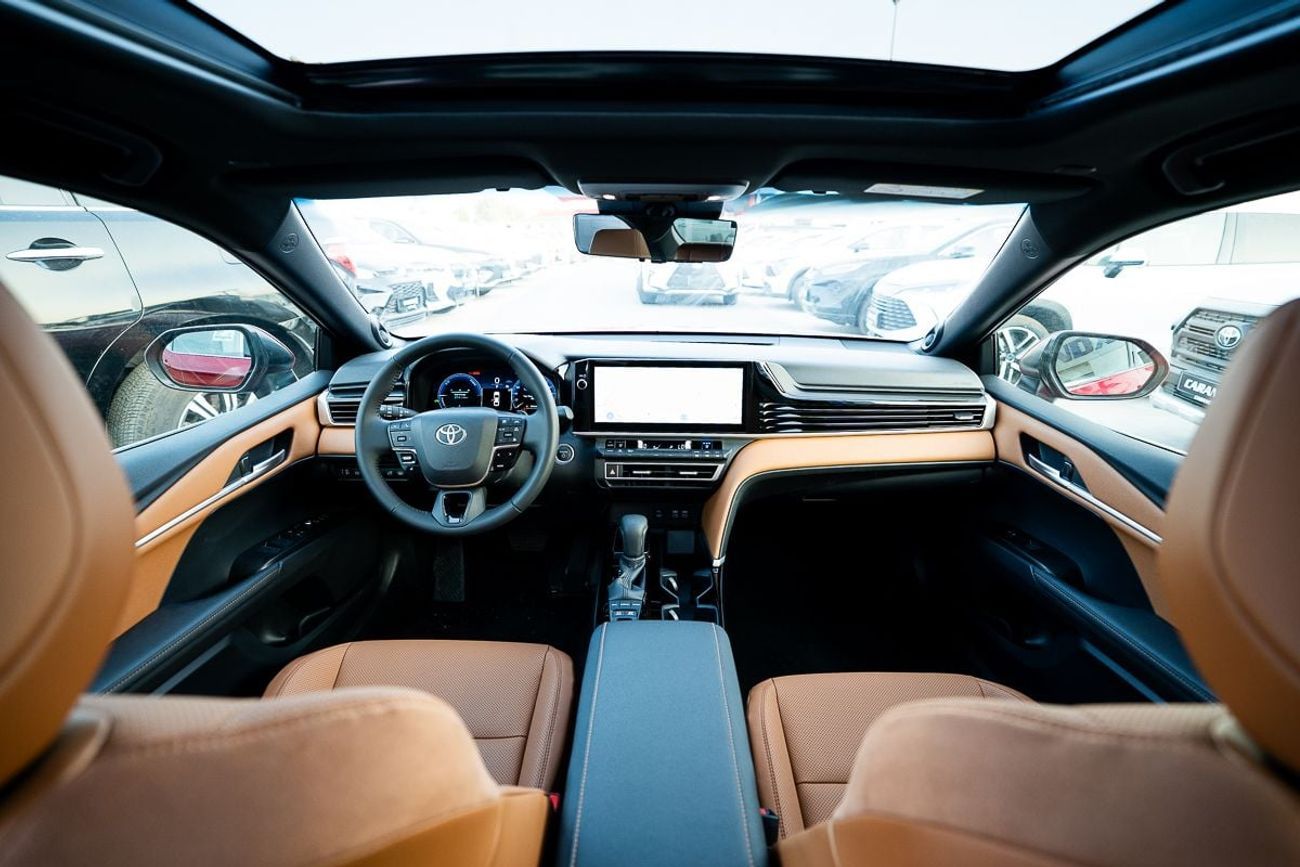 تويوتا كامري Lumiere Hybrid 2.5L Petrol Automatic Transmission 2025