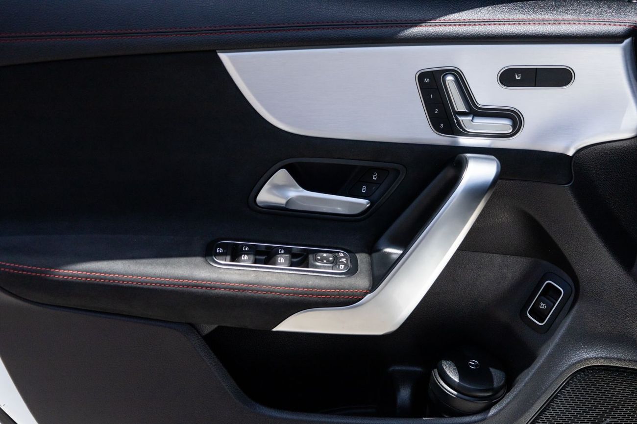 Mercedes-Benz CLA 250 AMG Premium 2.0L