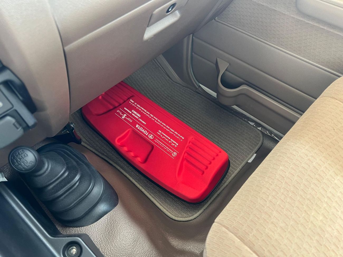 تويوتا لاند كروزر بيك آب Std 4.0L Single Cab Utility AWD