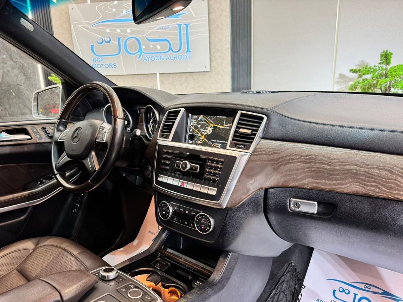 Mercedes-Benz GL 500 Std 4.7L BEAUTIFUL MERCEDES GL500 V8 || TOP RANGE || ACCIDENTS FREE || GCC || 7 SEATS || LIKE NEW