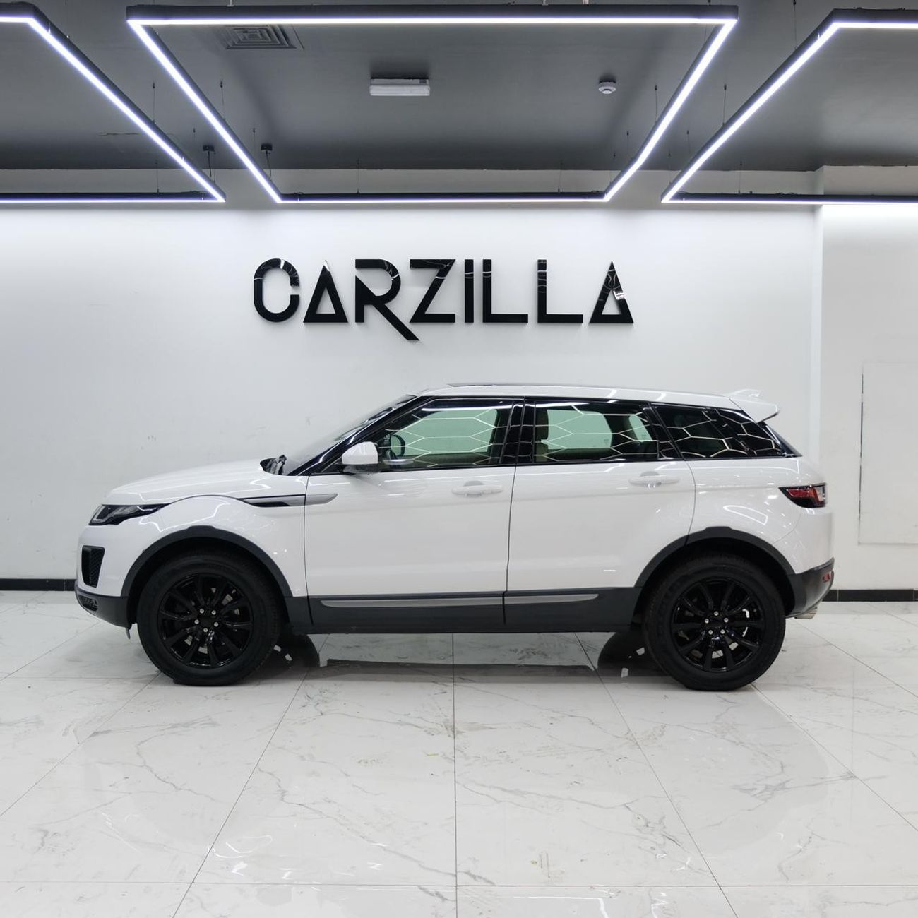 Land Rover Range Rover Evoque HSE Dynamic GCC-Partially Service from Agency-Excellent Condition