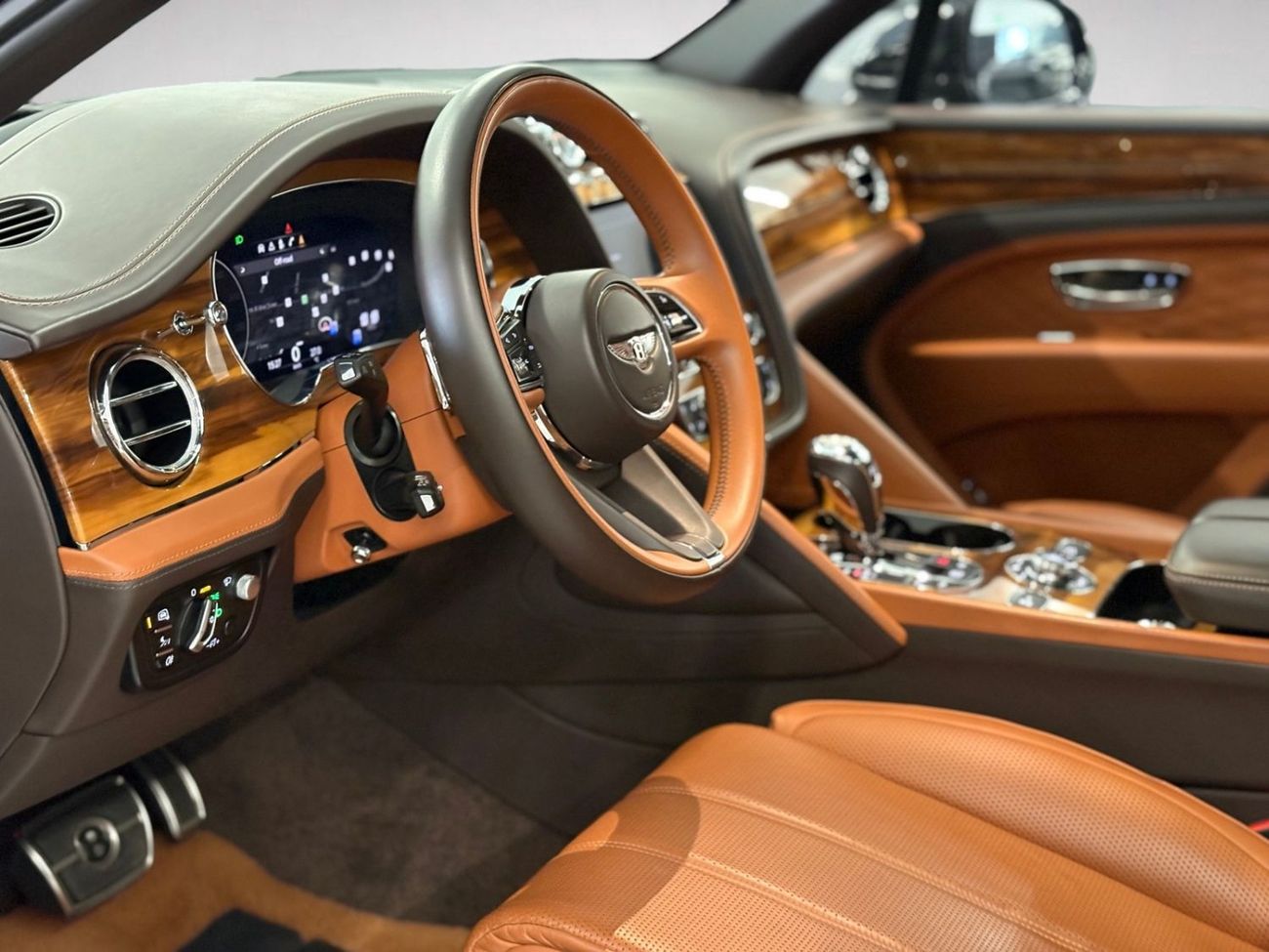Bentley Bentayga AZURE AED 11,660 P.M | 0% DOWN PAYMENT | BENTLEY BENTAYGA AZURE FIRST EDITION | 4.0L V8 | FULL AGENCY SERV