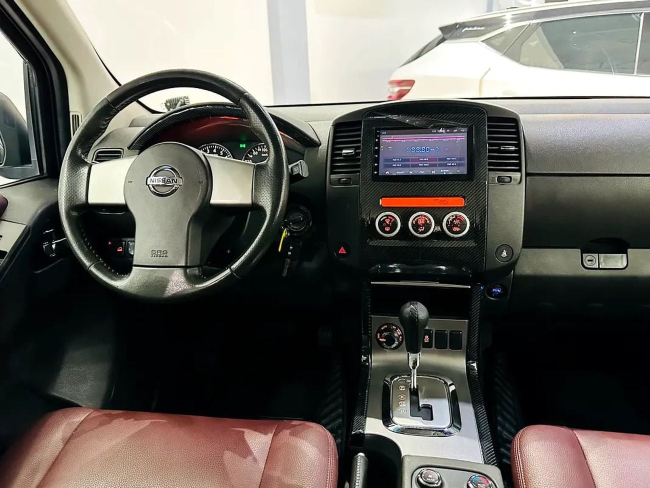 Nissan Pathfinder CLASSIC XE