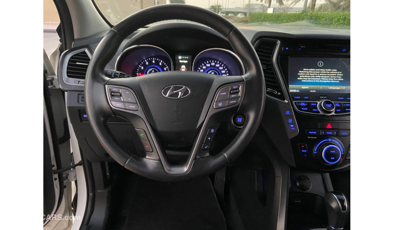 Hyundai Santa Fe 2015 3,5 fUll GCCvery good car km 165,831 AED 43,000