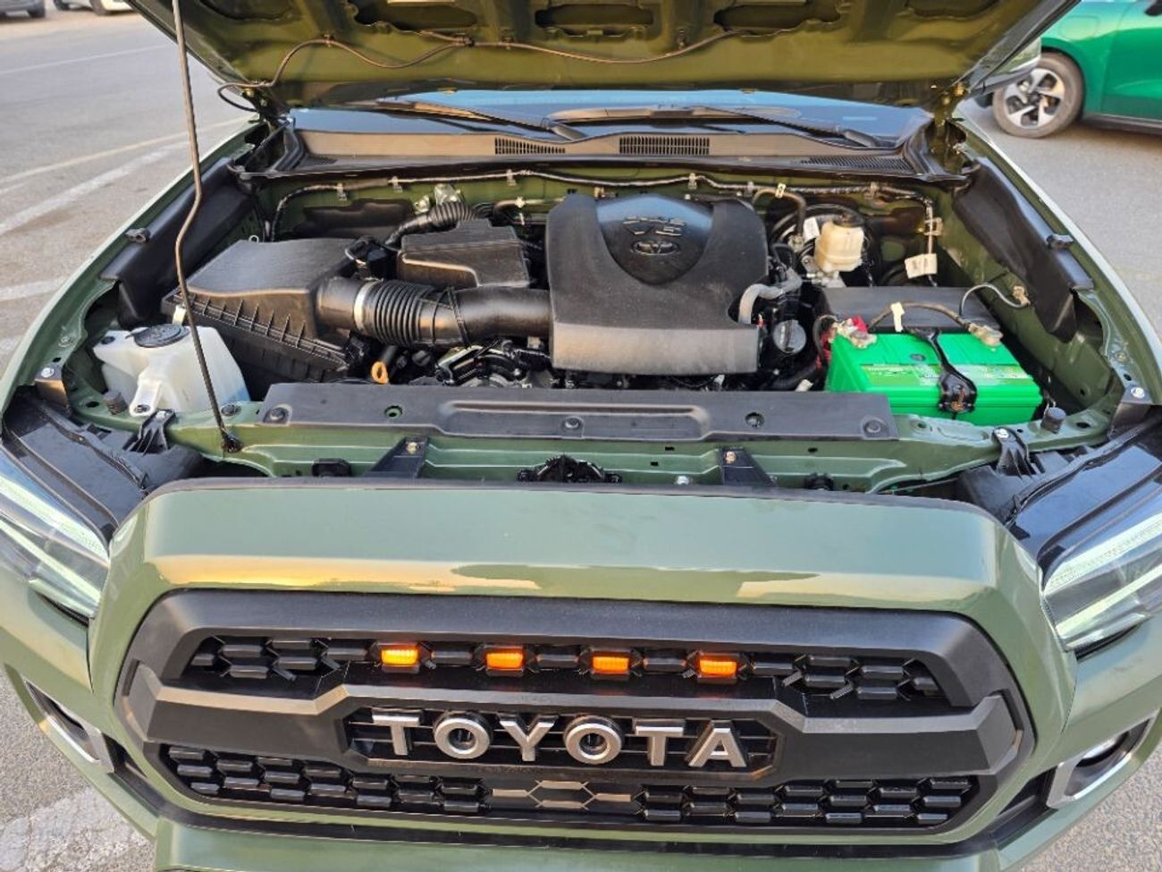 Toyota Tacoma 2021 Model 4x4 , leather seats with spacial off Road kits