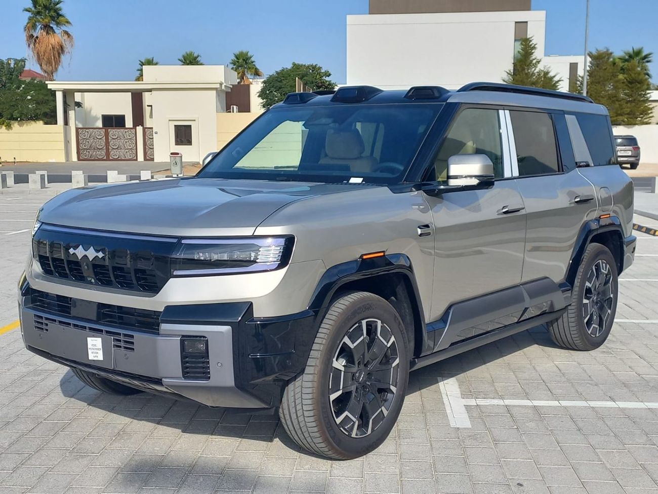 BYD Leopard 8 Smart and Brave Flagship Edition (6 Seats)