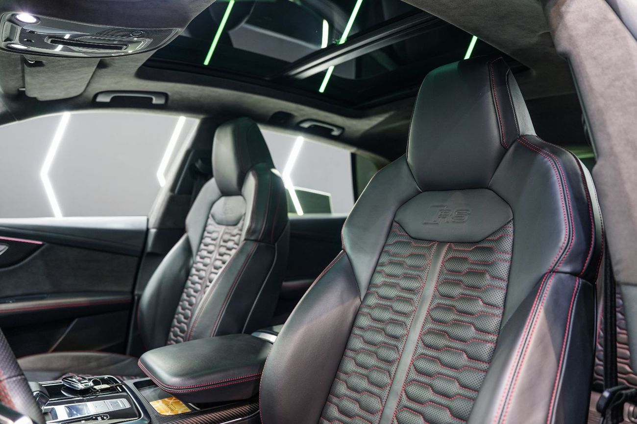 Audi RS Q8 TFSI quattro 4.0L Bang & Olufsen Audio, Carbon Fiber Inetrior, Panoramic Roof, Al Nabooda Service Pa