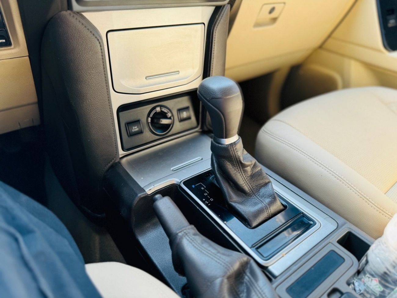 تويوتا برادو Toyota prado 2019 v4 full options