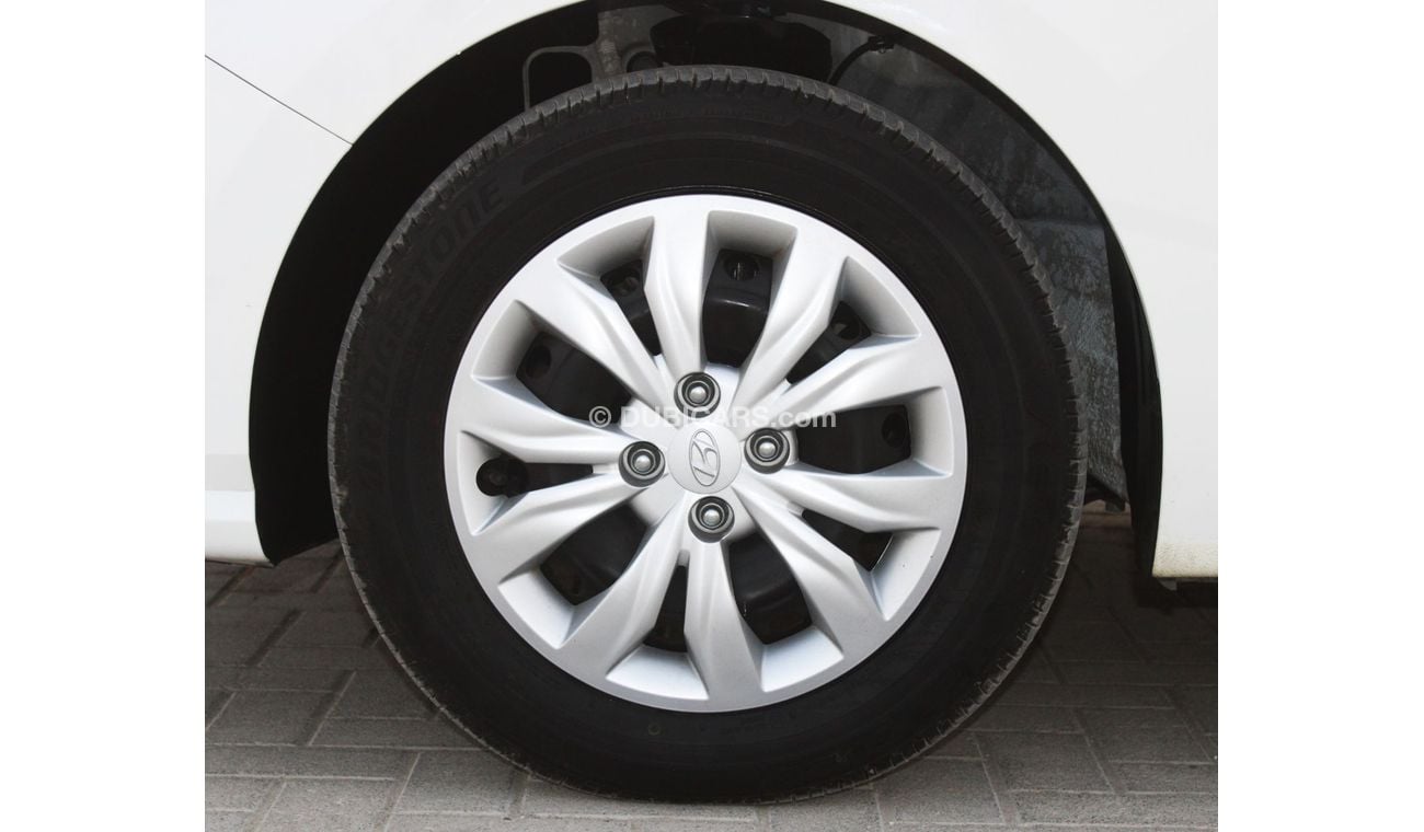 Hyundai Accent Base Hyundai Accent 2021 GCC, in excellent condition