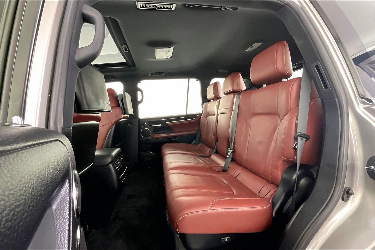 لكزس LX 570 Platinum | National Day Celebration | شامل الضمان | 0 ﺪﻔﻋﺓ ﺃﻮﻟﻯ