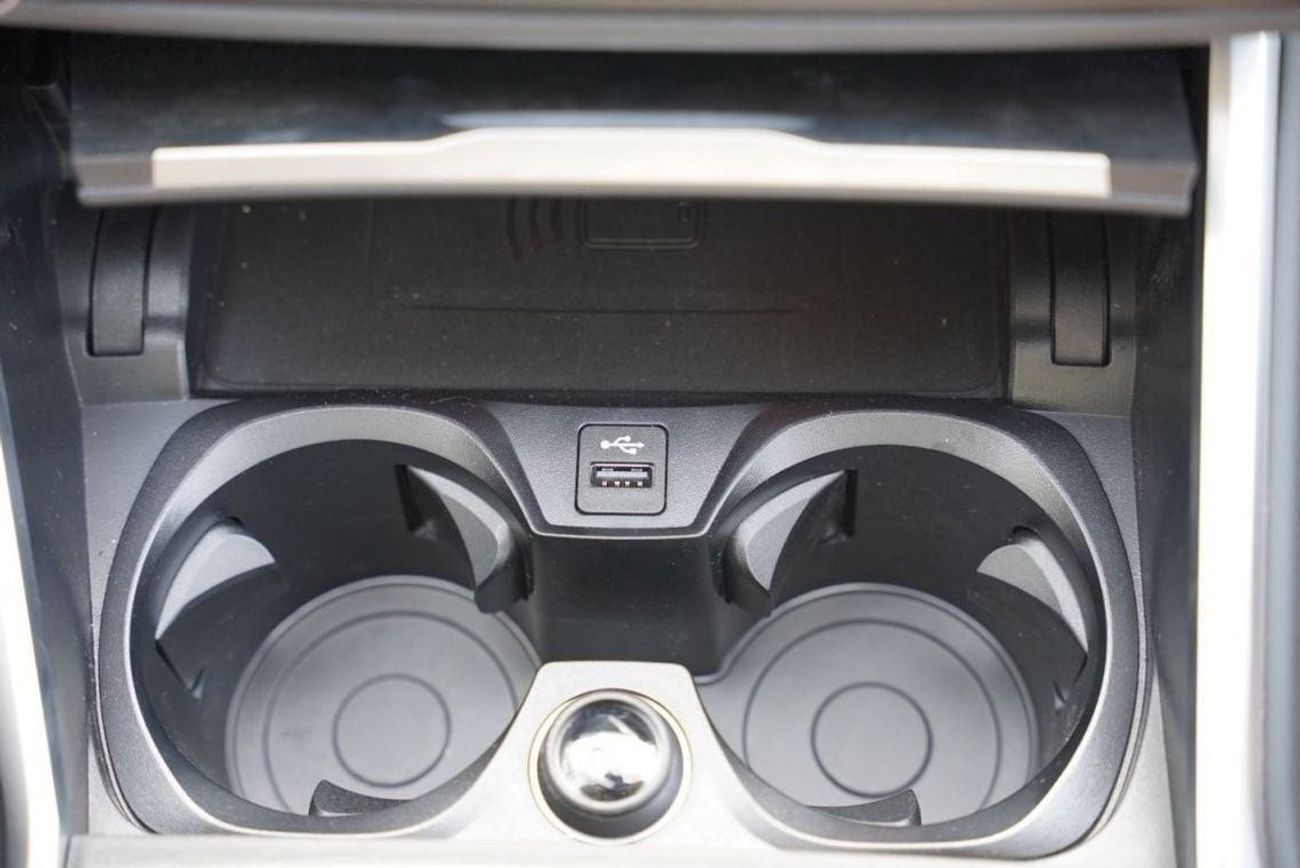 BMW 325 2025 BMW 325i M-sport kit 2.0L