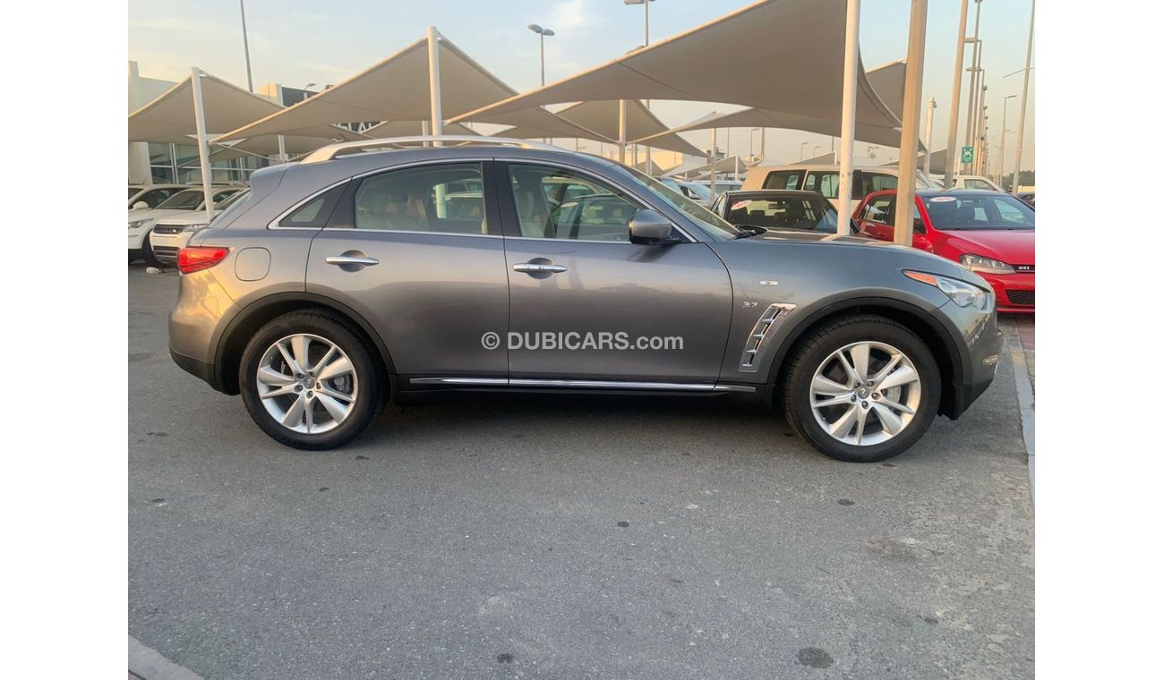 Infiniti QX70 Limited Infiniti QX70 _ Gcc_2019_Excellent_Condition _Full option