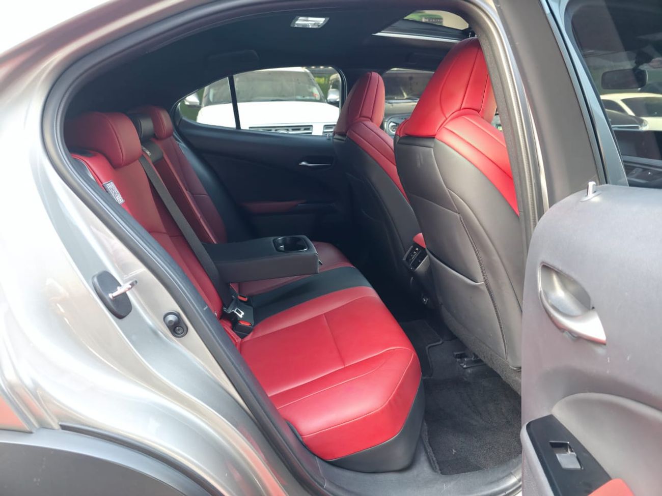 لكزس UX 200 F Sport Platinum 2.0L (169 HP)