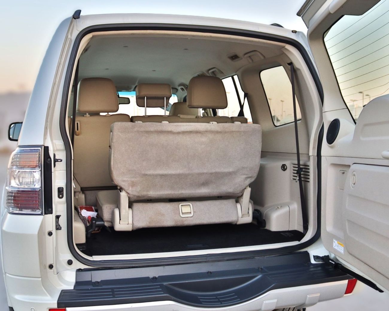 ميتسوبيشي باجيرو 2020 ميتسوبيشي باجيرو جي ال اس (V80)، 5 د إس يو في، 3.5 لتر 6 سلندر بنزين، أوتوماتيك، دفع رباعي