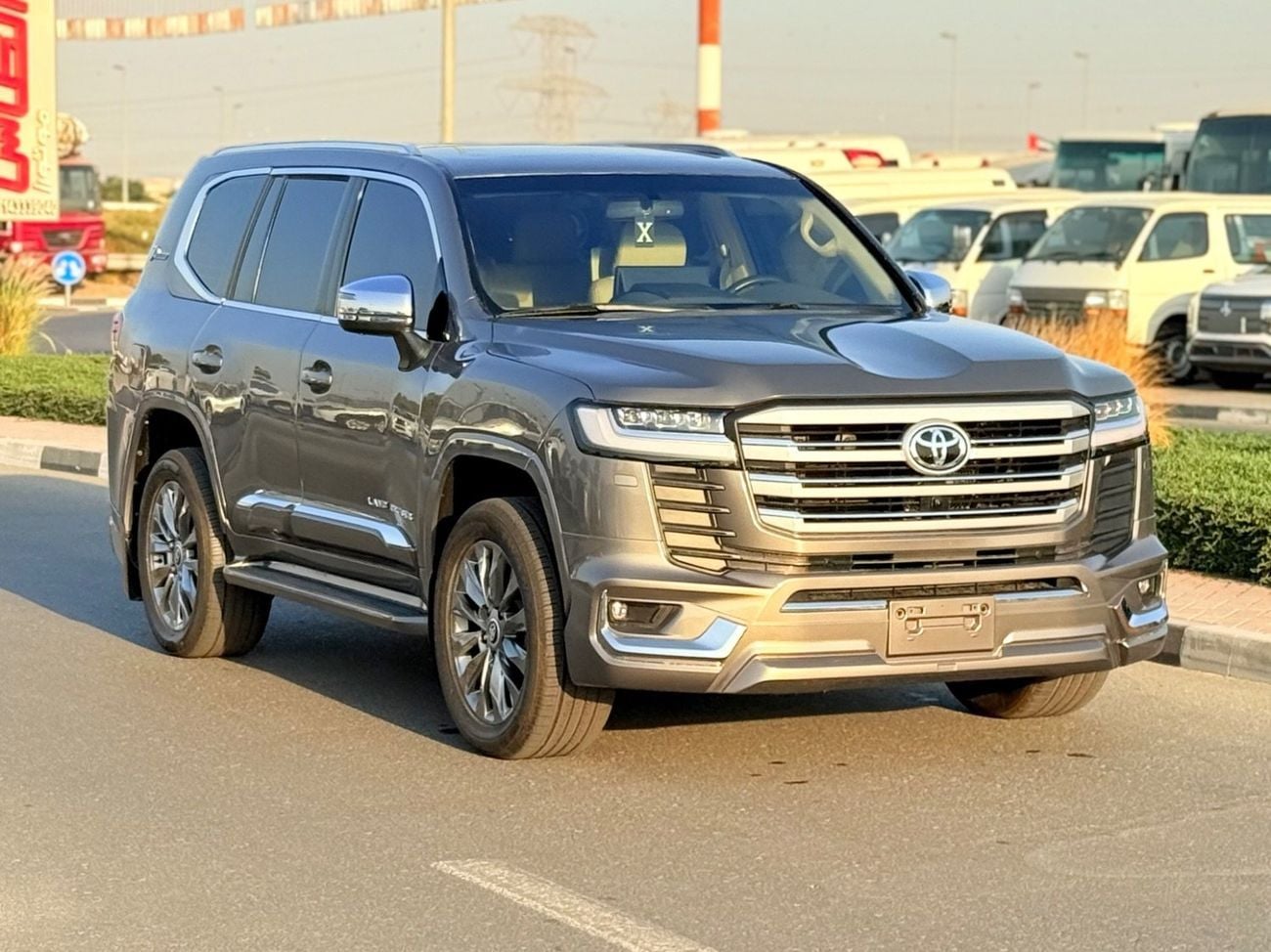 Toyota Land Cruiser GXR+ 4.0L Toyota landcuriser  Years 2019 GXR V6  4.0L facelifted interior and exterior 2025 Years fu
