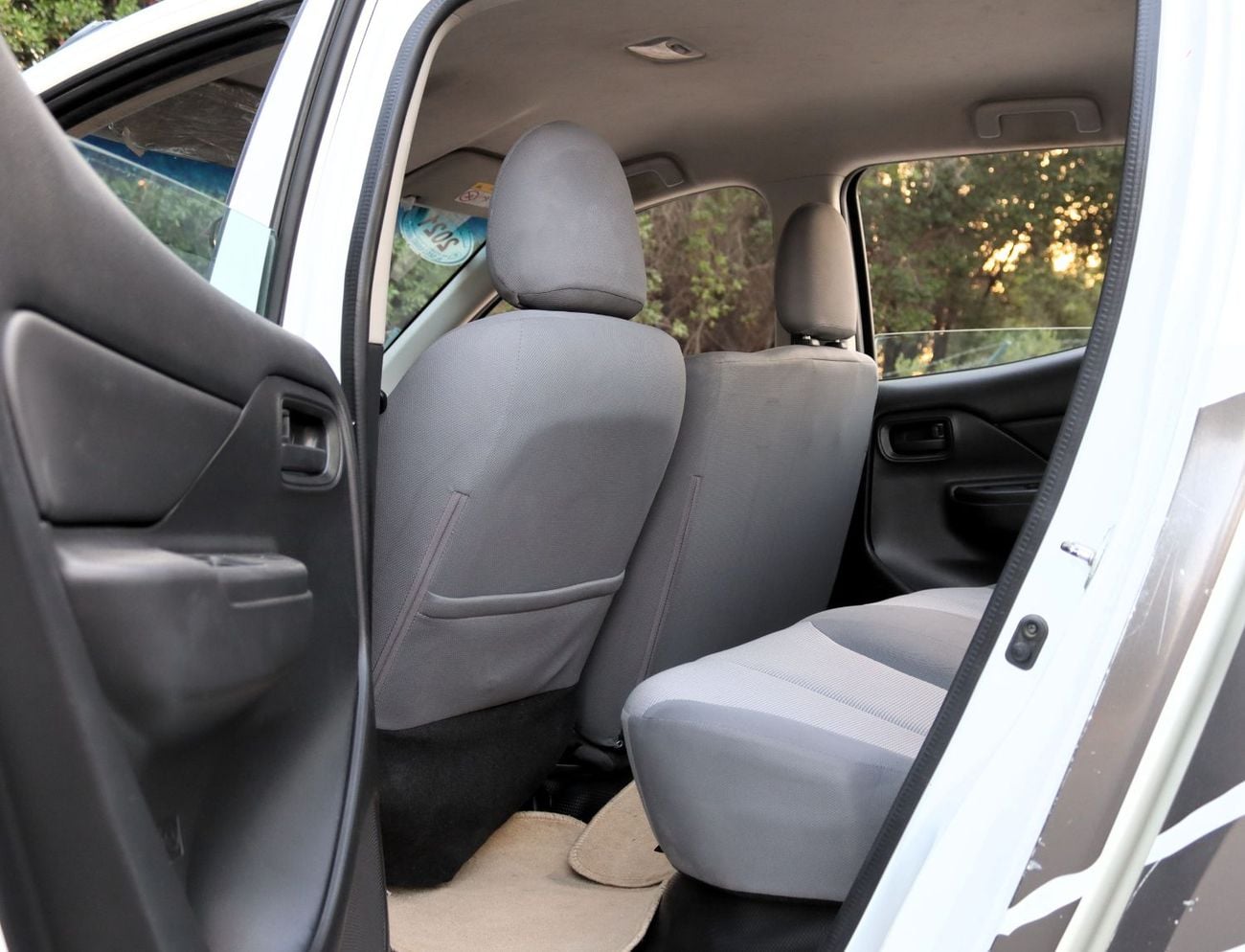 Mitsubishi L200 GL Double Cab Petrol 2.4L