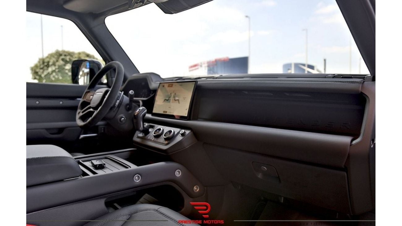 لاند روفر ديفندر 2023