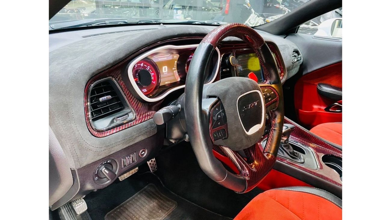 Dodge Challenger SRT Hellcat CHALLENGER HELLCAT 2015 GCC IN BEAUTIFUL CONDITION FOR ONLY 169K AED INCLUDING FREE INSU