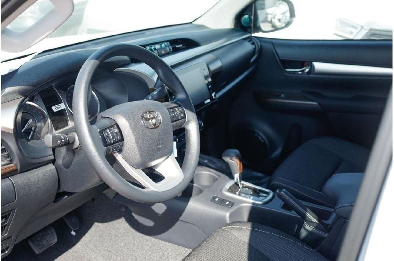 Toyota Hilux Toyota Hilux SR5 4.0L STD 2026 TOYOTA HILUX 4.0 L WHITE 2026