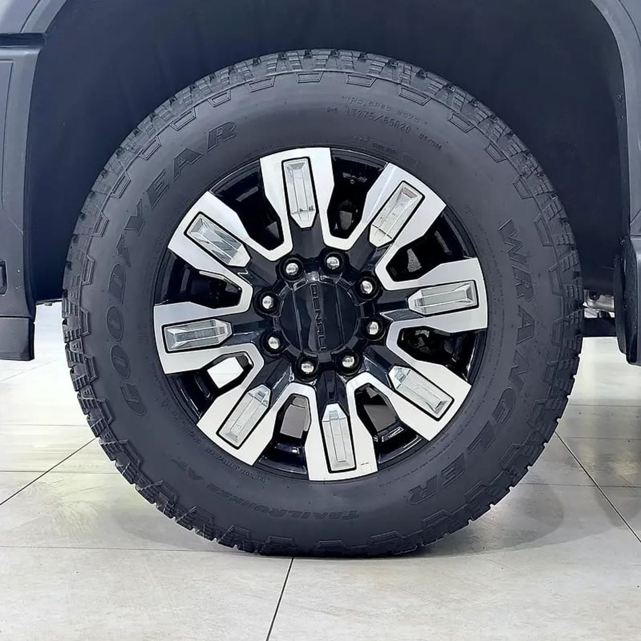 GMC Sierra V8 6.6L diesel Denali 2500 HD DIESEL LONG