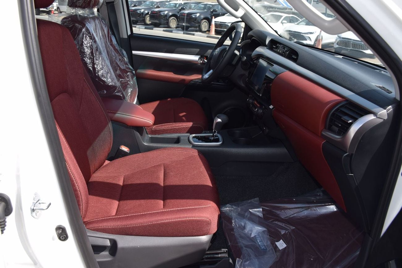 تويوتا هيلوكس 2.7L (4x4) Petrol SR5