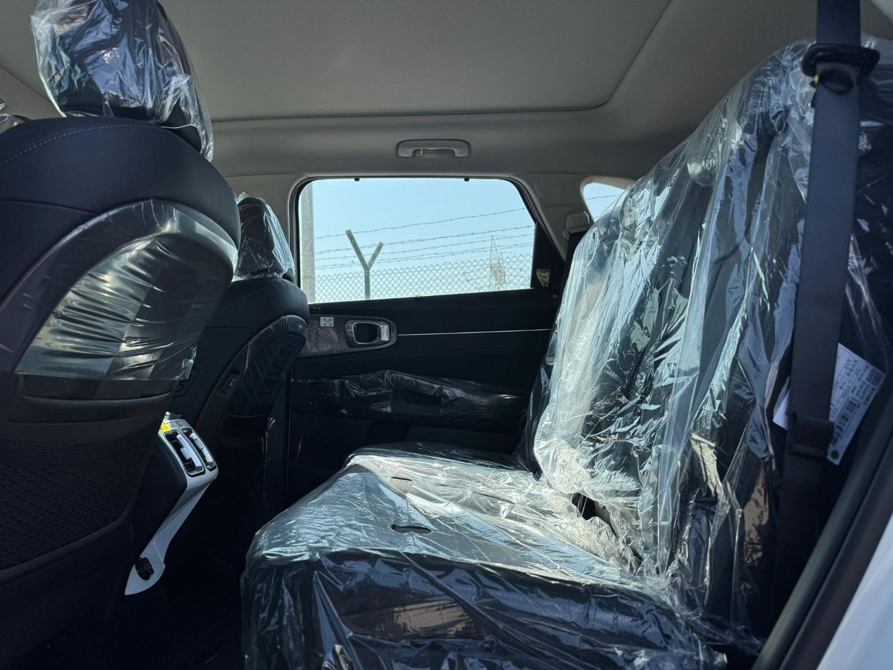 كيا سورينتو EX Prestige 2.5L Petrol 4WD 2026 Model Export ONLY @ 129,500 AED