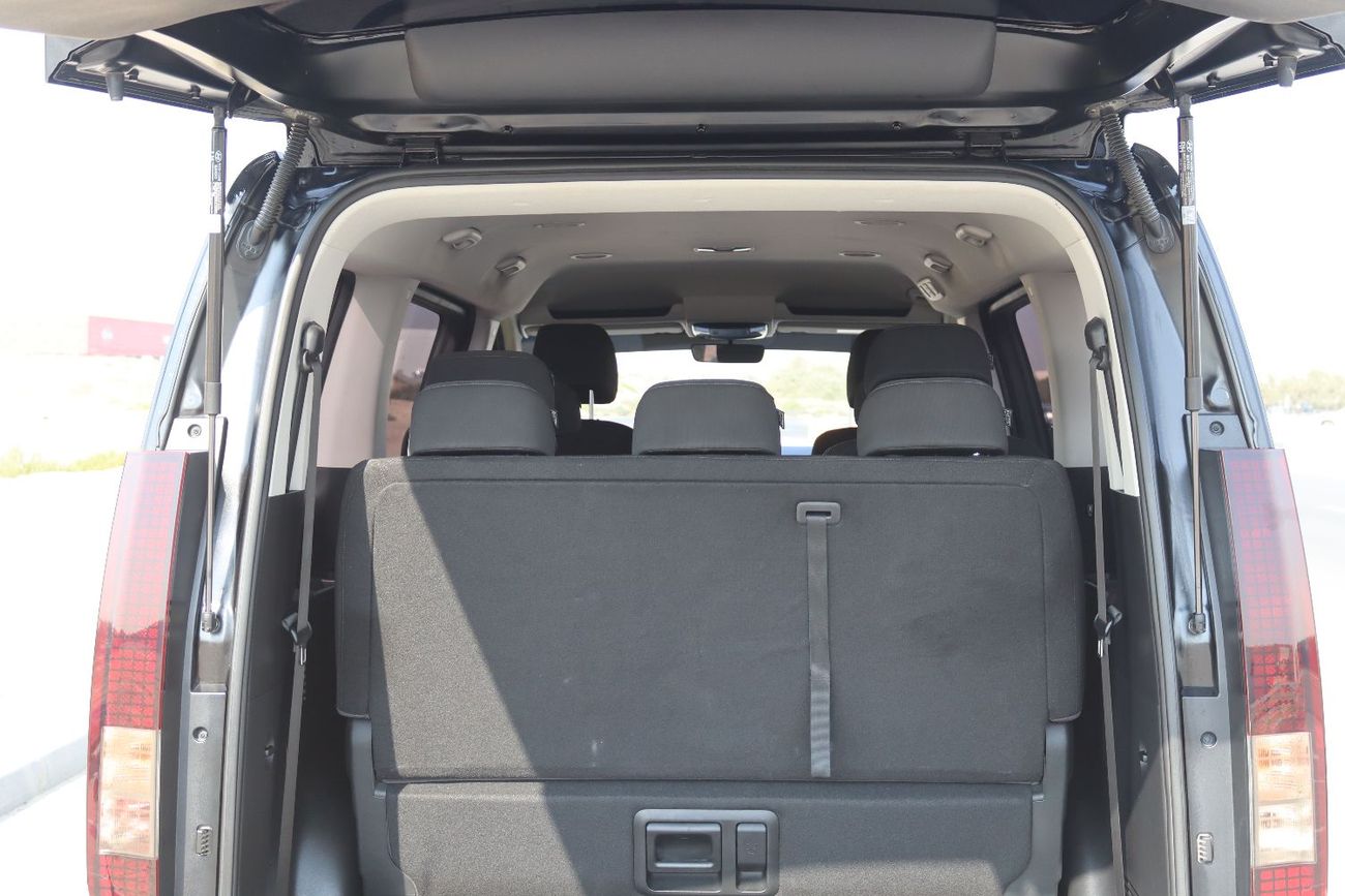 هيونداي ستاريا هيونداى ستاريا - 2023 - خليجى - بدون حوادث - بمحرك 3.5 - 9 مقاعد - ممشى قليل - بحاله ممتازه