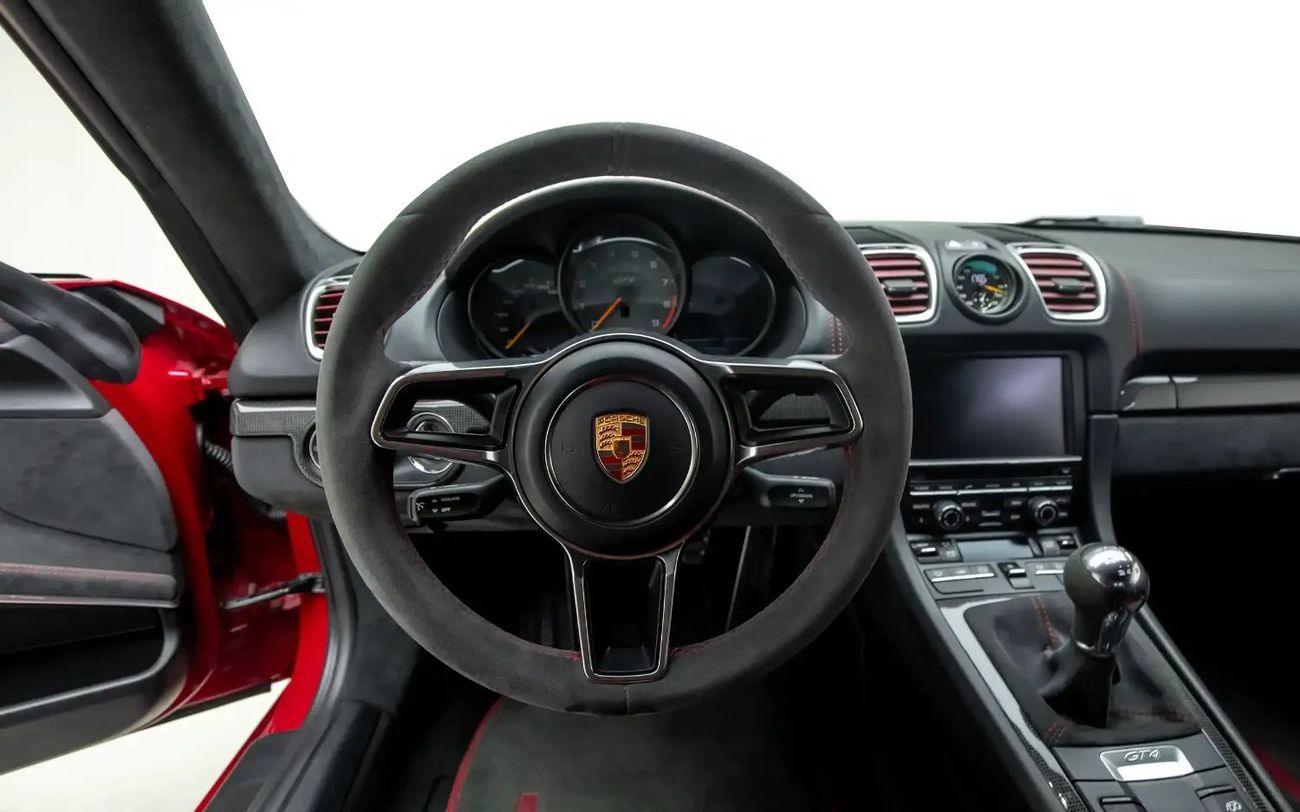 Porsche Cayman GT4 - GCC Spec