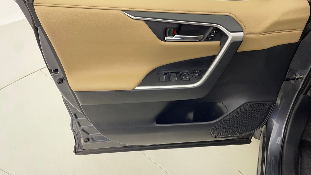 تويوتا راف ٤ VXR HEV 2.5 | بدون دفعة مقدمة | اختبار القيادة في المنزل