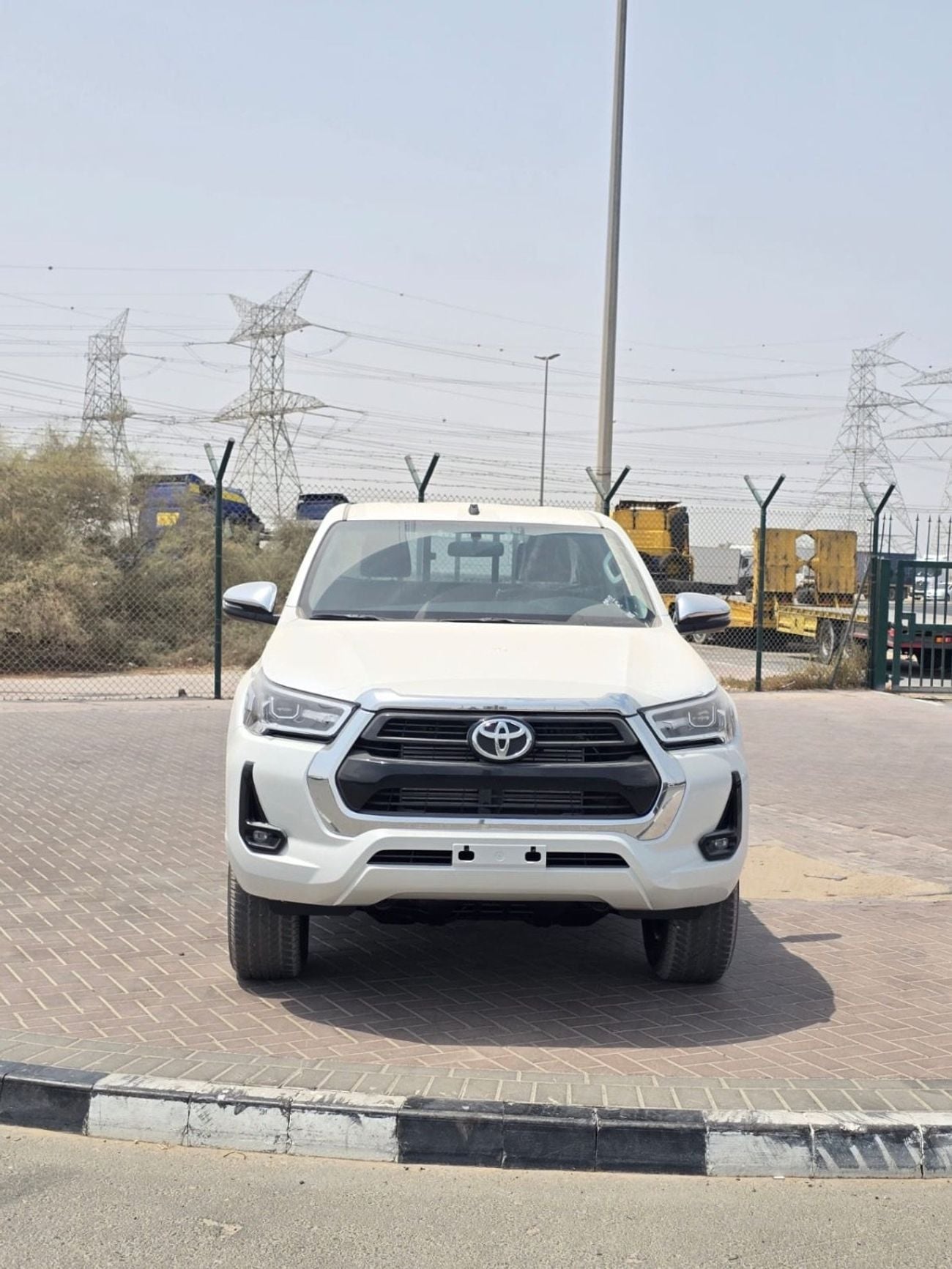 تويوتا هيلوكس SGLX Hilux • 2.4L • Diesel • Automatic • Full • With Diff Lock