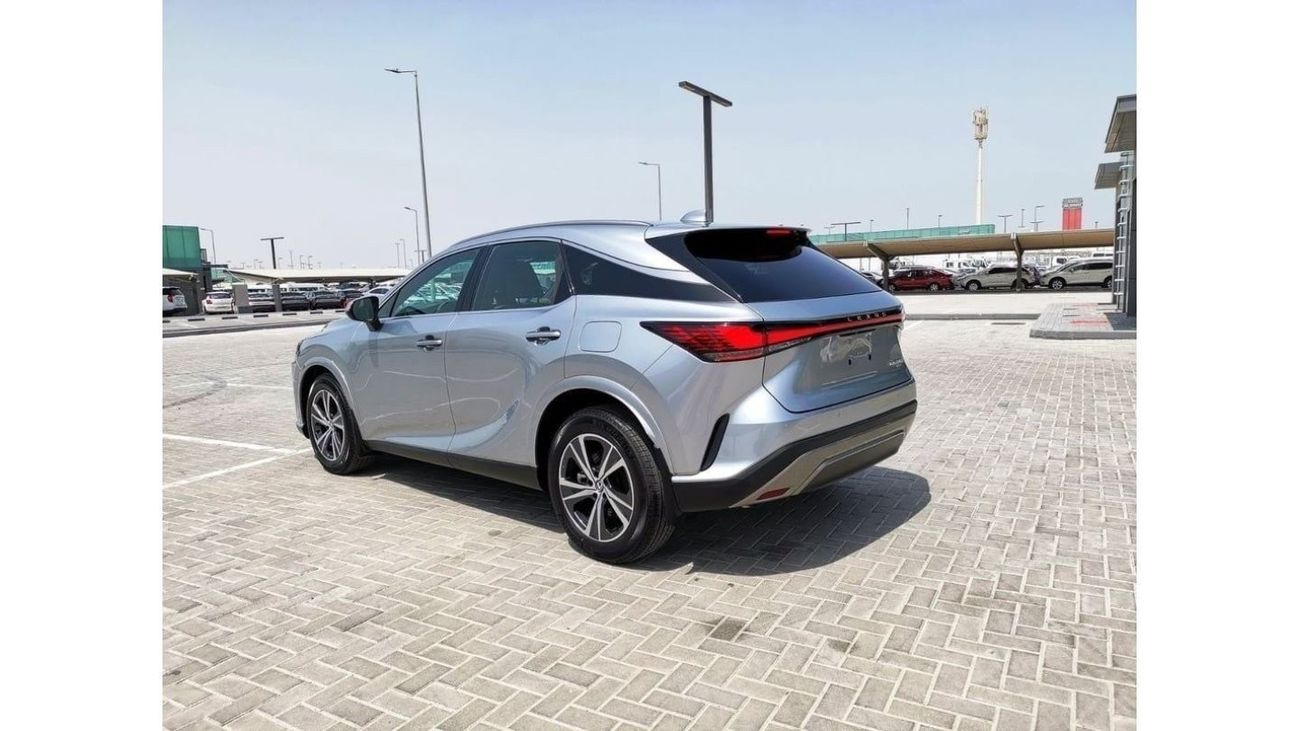 Used Lexus RX350 - 2023 - Silver 2023 for sale in Sharjah - 775699