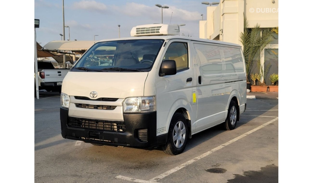 Toyota Hiace GL - Standard Roof