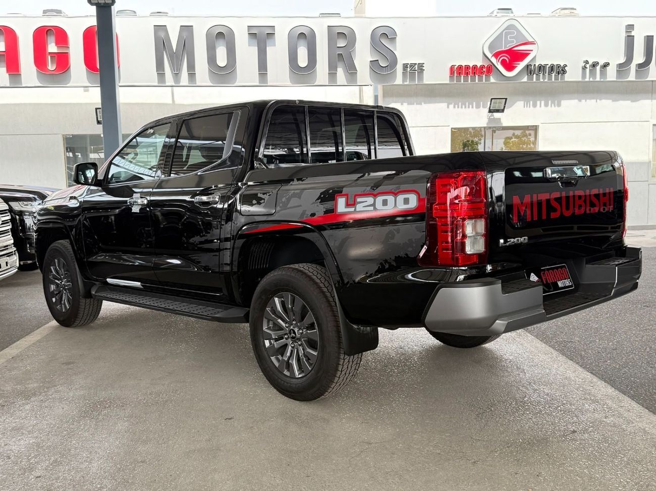 ميتسوبيشي L200 2025 MITSUBISHI L200 PETROL  FULL OPTION **EXPORT ONLY**التصدير فقط خارج الخليج***