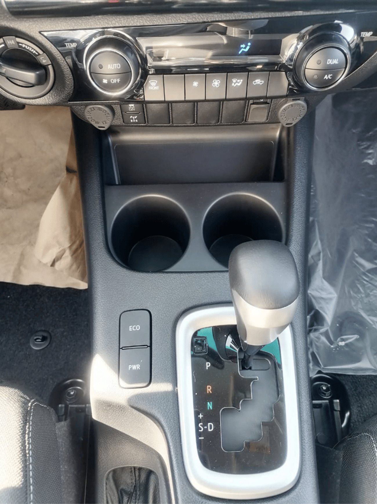 تويوتا هيلوكس SGLX ECTJRD006 - 2026 Toyota Hilux Double Cab Pick Up Full Options GLX - 2.4L Diesel Auto - Push Start - 