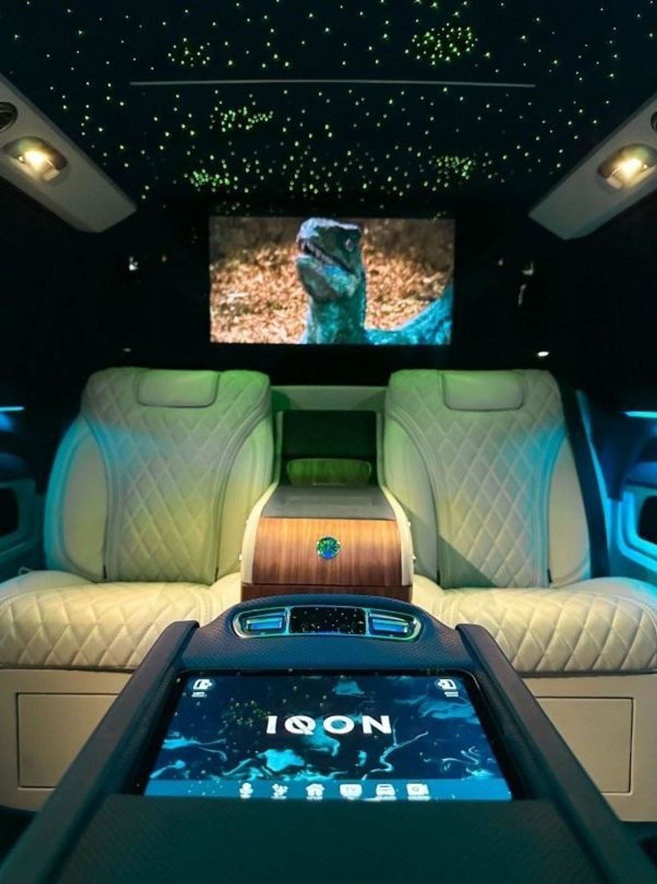 مرسيدس مايباخ V كلاس مايباخ ترقية VIP كاملة لمرسيدس V250 دول مجلس التعاون الخليجي