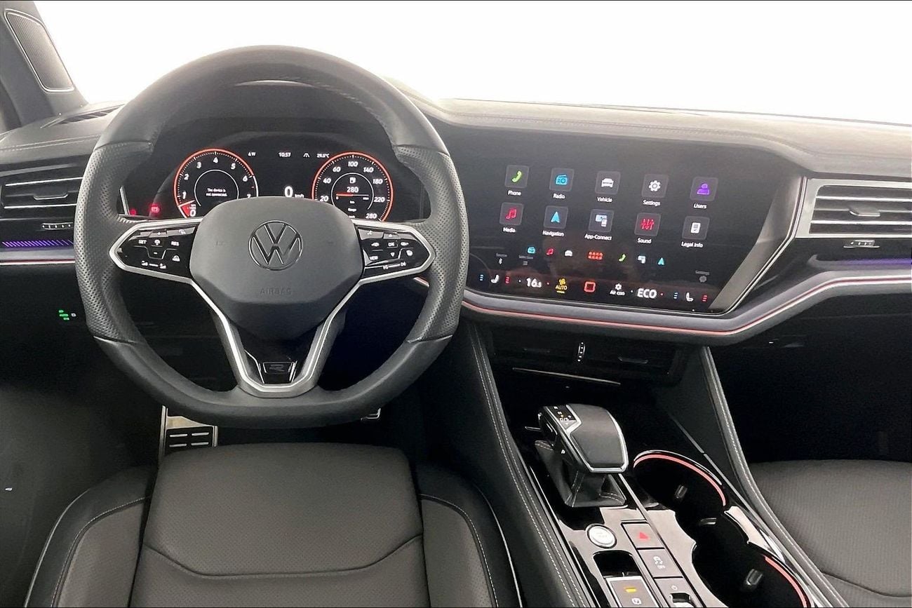 Volkswagen Touareg R-LINE | Guaranteed Warranty | 0 Down Payment