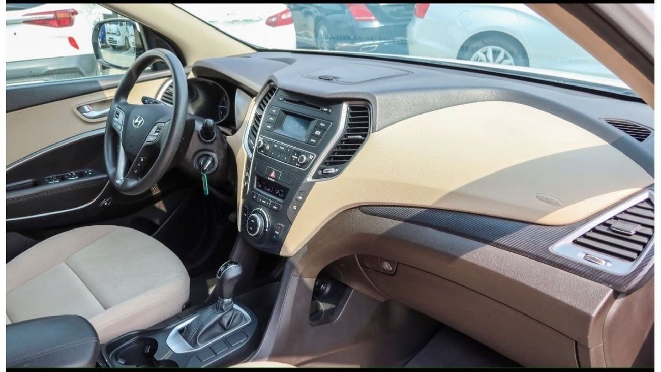 Hyundai Santa Fe GL خاليه من الحوادث
