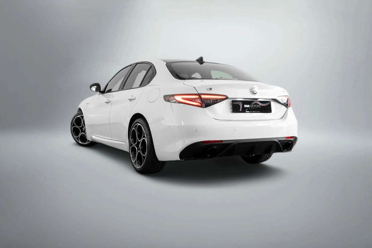 Alfa Romeo Giulia Q2 / 7 Year Alfa Romeo Warranty & 5 Year Service Contract / Delivery Kms