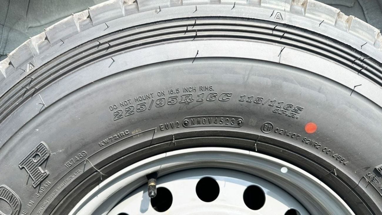 Toyota Land Cruiser 70 Std 4.0L AWD