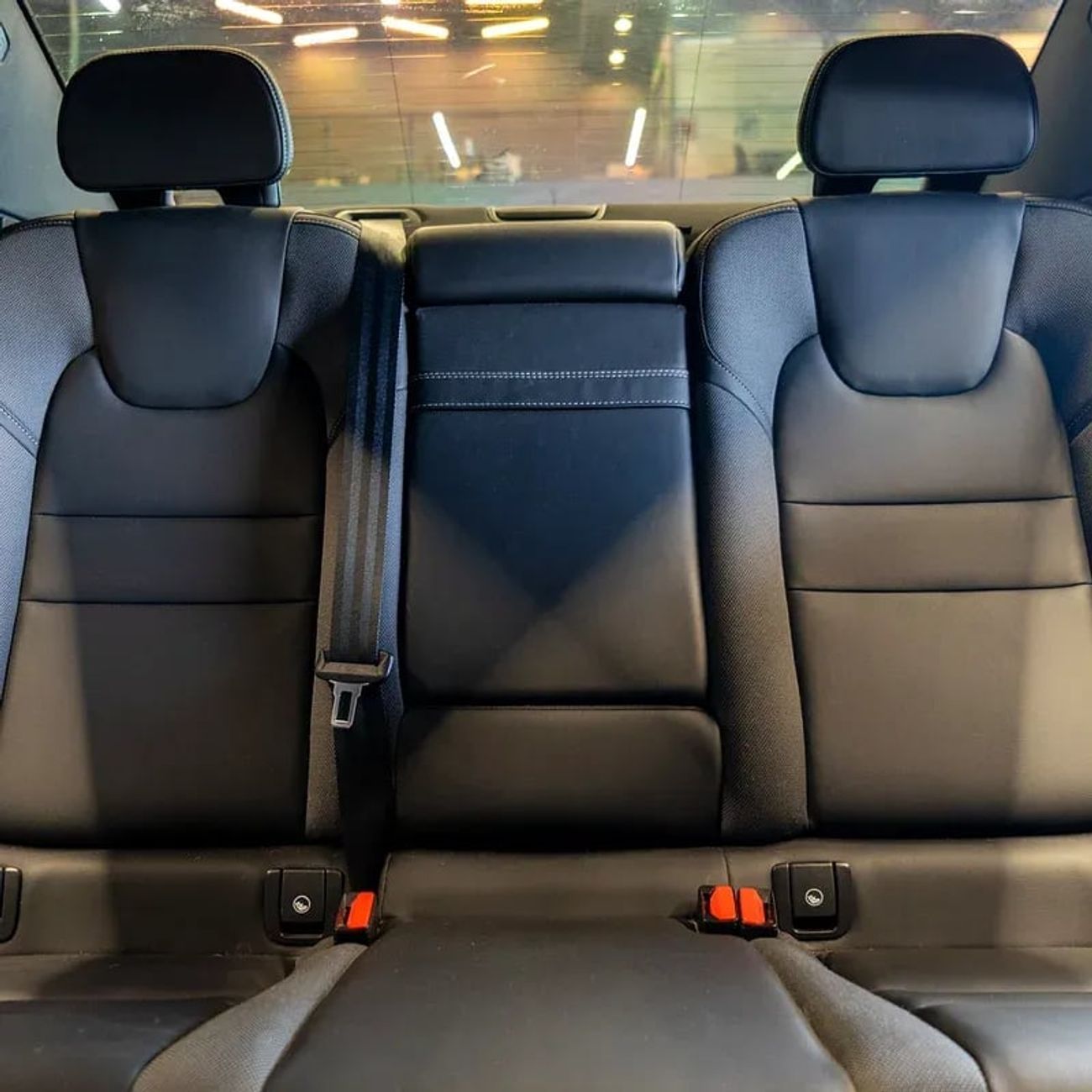 Volvo S60 B4 R Design 2.0L AED 1,819 pm • 0% Downpayment • S60 R-Design • Agency Warranty