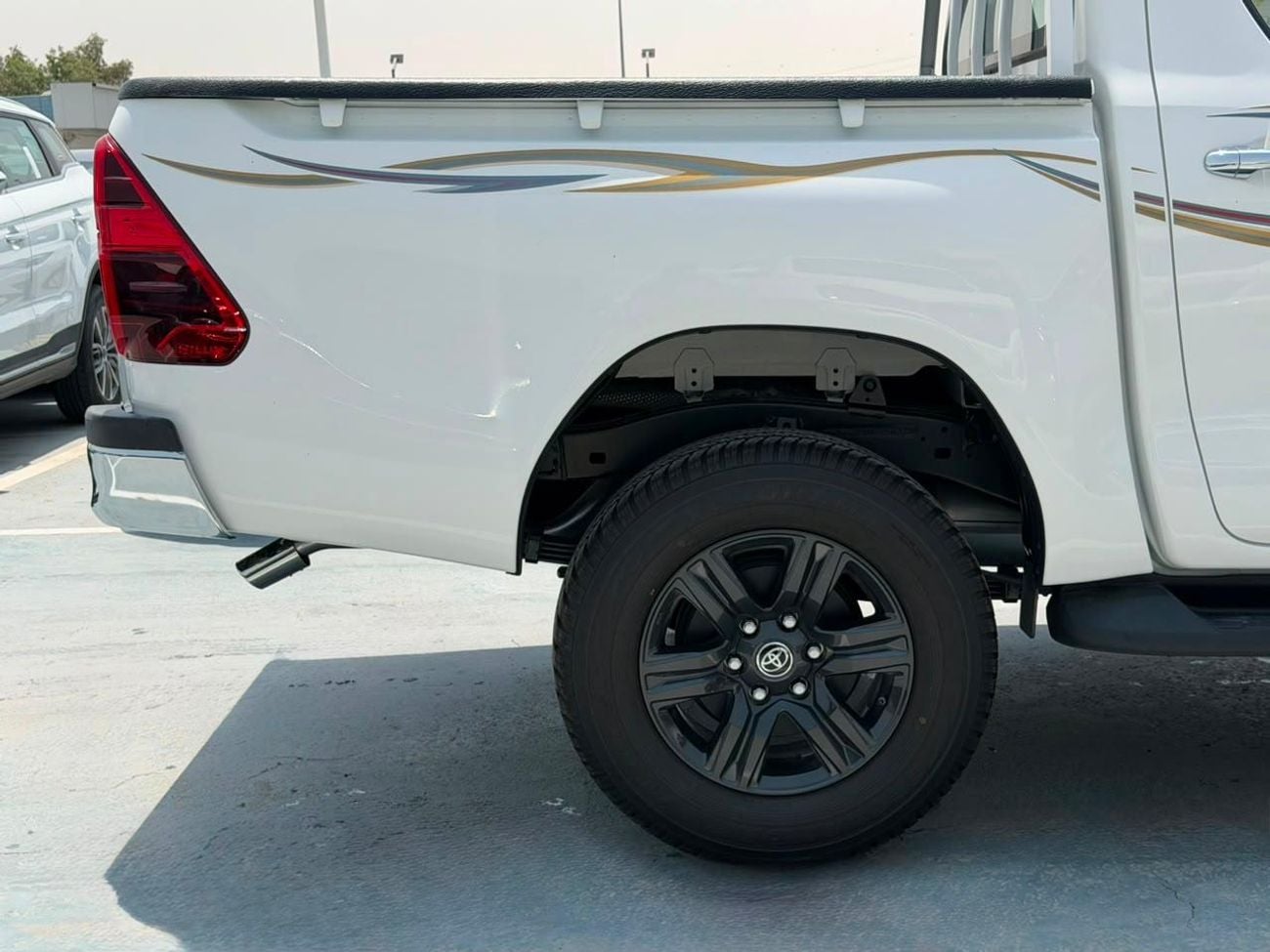Toyota Hilux SR5 2.7L Petrol 4WD 2026 Export Price @ 132,500 AED