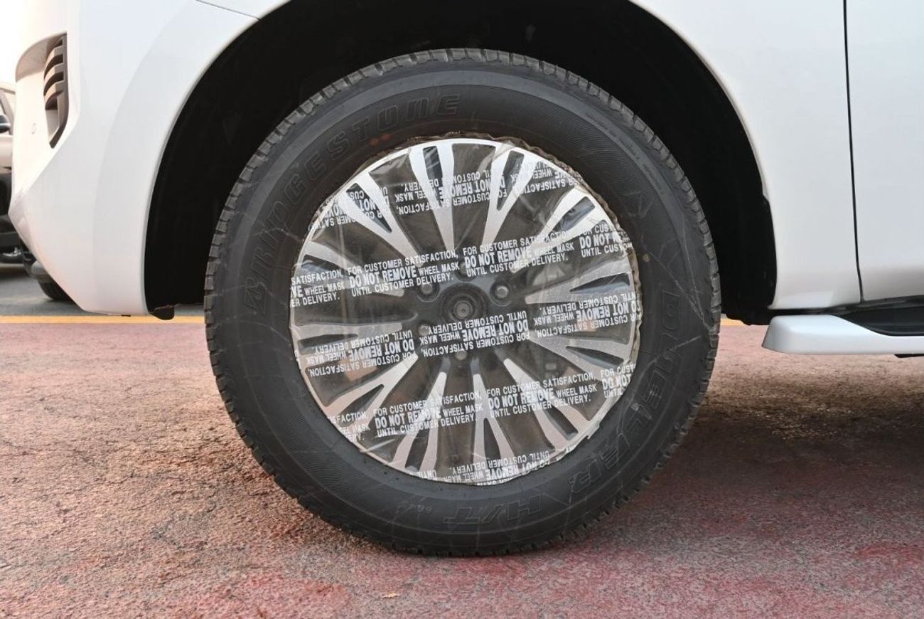 Nissan Patrol Nissan Patrol LE 5.7L V8 Petrol Model 2023 Color White , 360 Camera, Cruiser Control, Memory Driver