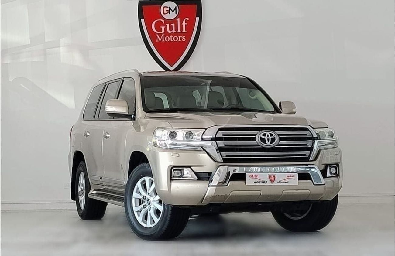 Toyota Land Cruiser GXR V6 4.0L  SUNROOF  IN EXCELLENT CONDITION