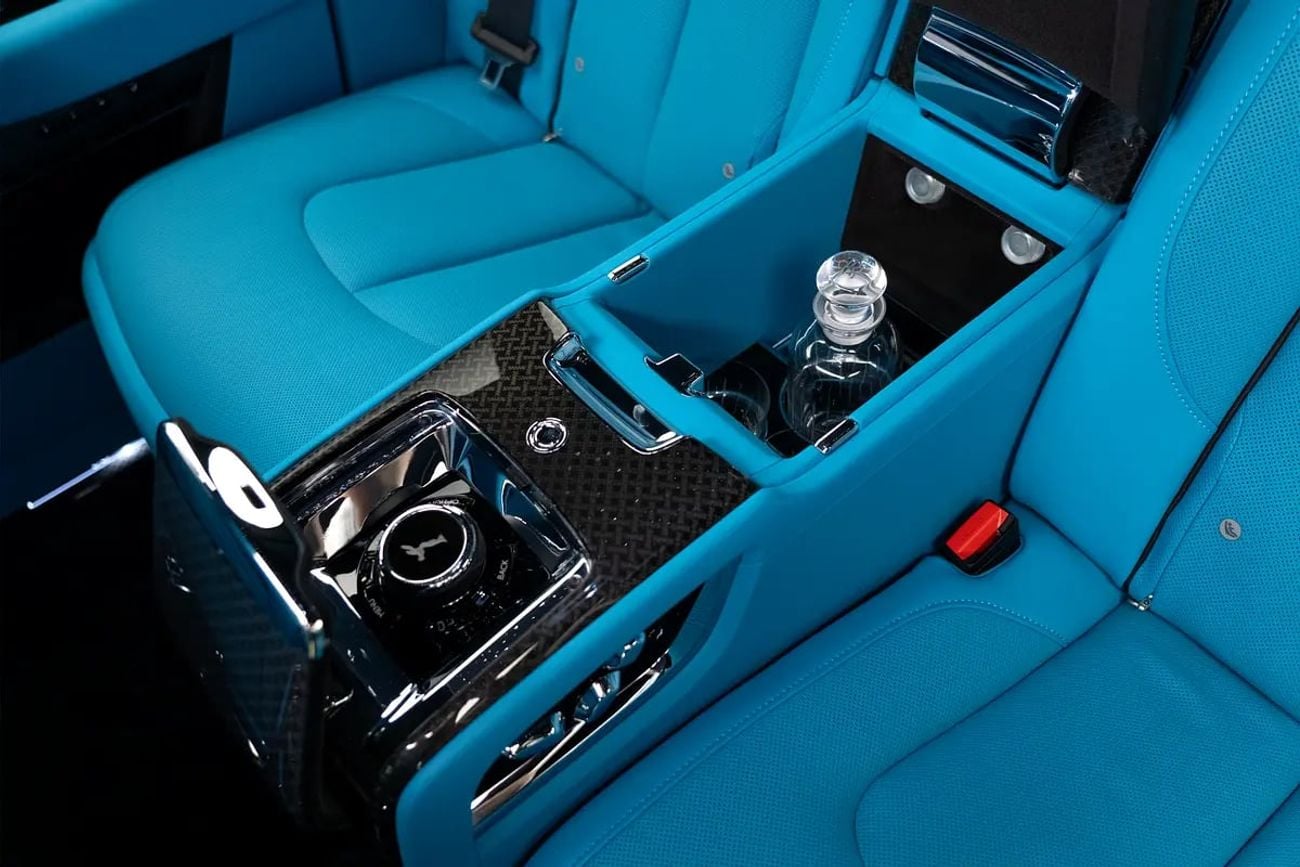 Rolls-Royce Cullinan ROLLS ROYCE | CULLINAN BLACK BADGE | GCC SPECS | DEALER WARRANTY + SERVICE CONTRACT