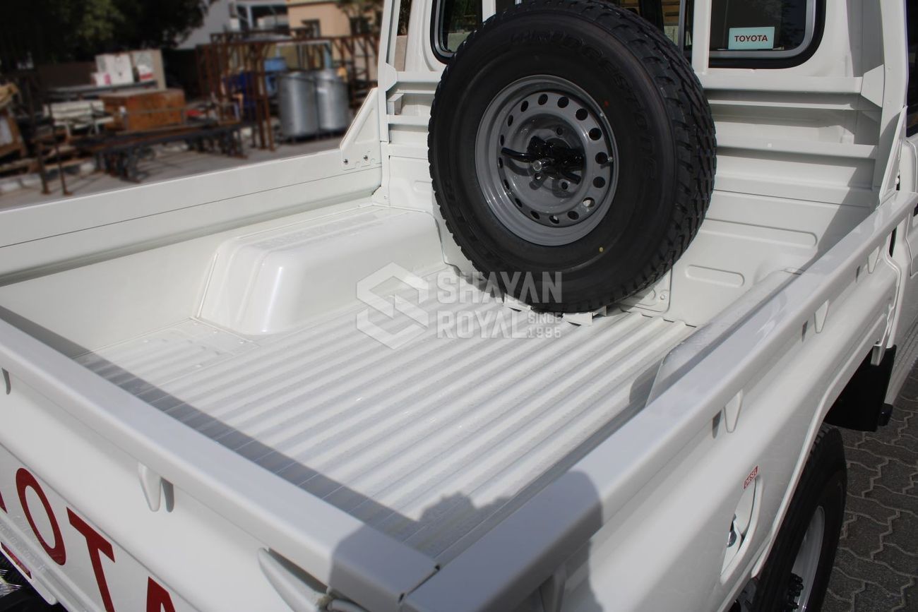 Toyota Land Cruiser Pick Up LHD TOYOTA LC79 2.8L DIESEL STD-E DC MT 2025MY